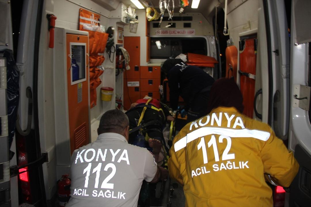 G&Uuml;NCELLEME - Park halindeki otomobilde silahlı kavga: 1 &ouml;l&uuml;, 2 ağır yaralı