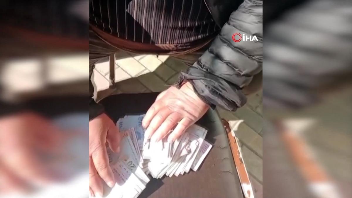 Dilencinin &uuml;zerinden &ccedil;ıkan parayı saymakla bitiremediler 2