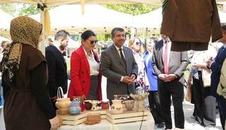 D&uuml;zce &uuml;retiyor, emek kazanıyor