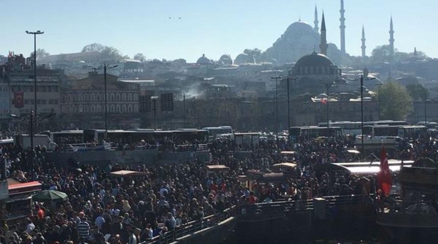 İstanbul'da balık-ekmek izdihamı