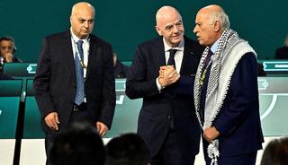 FIFA kongresinde &ccedil;arpıcı eylem! Filistinli yetkili İsrailli yetkilinin elini sıkmadı