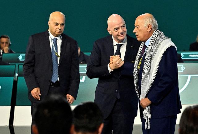 FIFA kongresinde çarpıcı eylem! Filistinli yetkili İsrailli yetkilinin elini sıkmadı