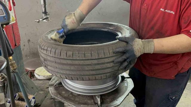 1 Mayıs’ta işçiler meydanda, lastikçiler tezgahta 1