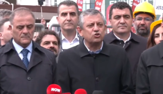&Ouml;zg&uuml;r &Ouml;zel'den Kadık&ouml;y'de iş&ccedil;ilere destek! 'Taksim' mesajı dikkat &ccedil;ekti