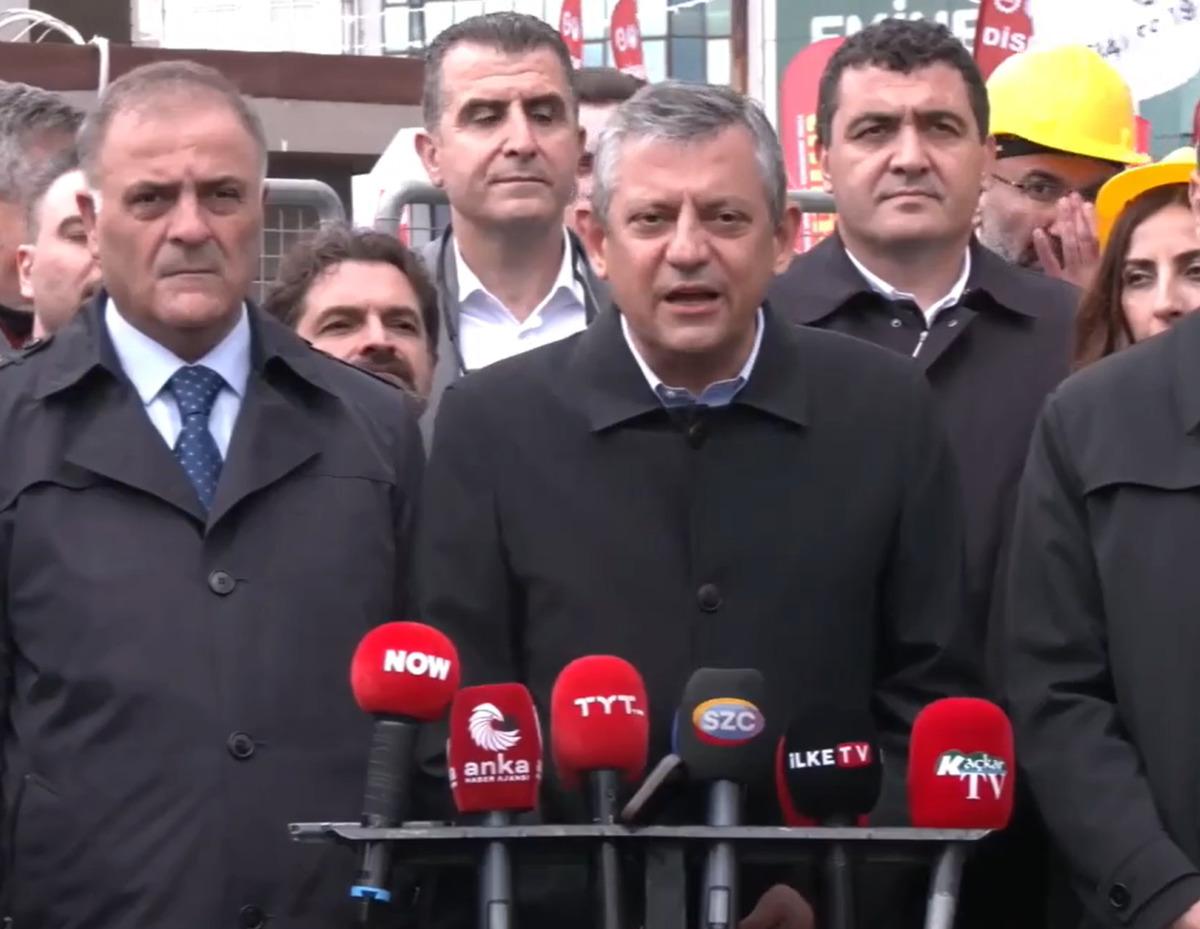 Özgür Özel den Kadıköy de işçilere destek! Taksim mesajı dikkat çekti 1