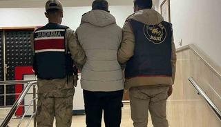 G&ouml;&ccedil;men ka&ccedil;ak&ccedil;ılığından 5 yıl hapis cezası bulunan h&uuml;k&uuml;ml&uuml; yakalandı