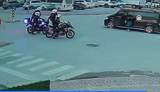 Ara&ccedil; kullanırken boğazına erik ka&ccedil;tı, polisin Heimlich manevrasıyla kurtuldu