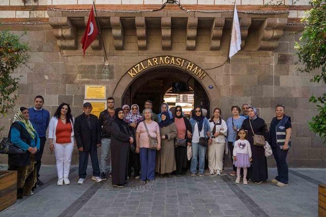 İzmir B&uuml;y&uuml;kşehir Belediyesi&rsquo;nden emeklilere &ouml;zel gezi programı 3
