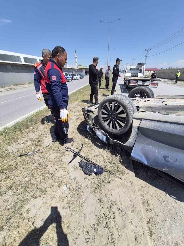 Iğdır&rsquo;da otomobil takla attı: S&uuml;r&uuml;c&uuml; yaralandı 1