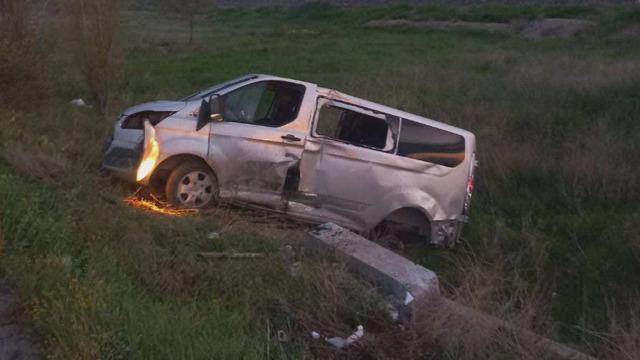 Afyonkarahisar'da otomobil ile kamyonet çarpıştı! 6 yaralı