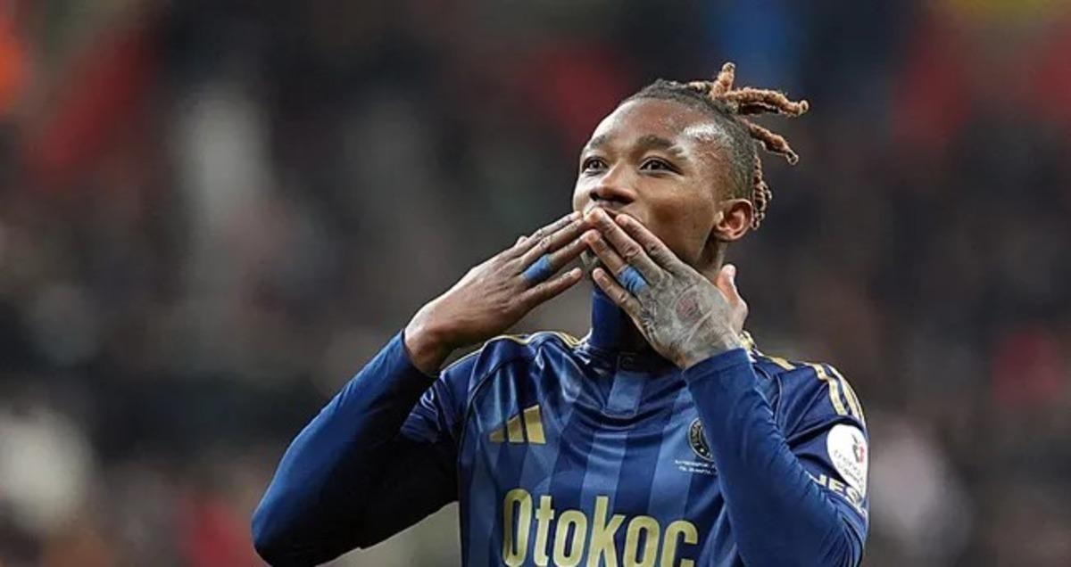 Fenerbah&ccedil;e de dev transfer operasyonu! &Uuml;&ccedil; yıldıza 59 milyon euro 2