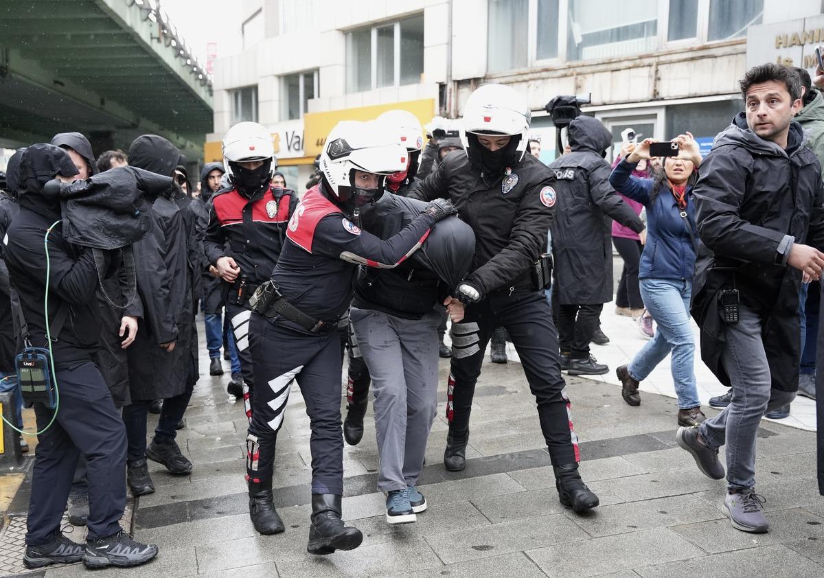 İstanbul Valiliği duyurdu! 1 Mayıs ta 575 kişi g&ouml;zaltına alındı 1