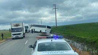 Edirne'ye 1 Mayıs kutlamalarına giden işçileri taşıyan otobüs kaza yaptı: 1 yaralı