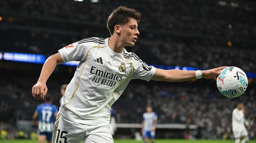 Real Madrid taraftarları kararını verdi! Ayın oyuncusu Arda G&uuml;ler
