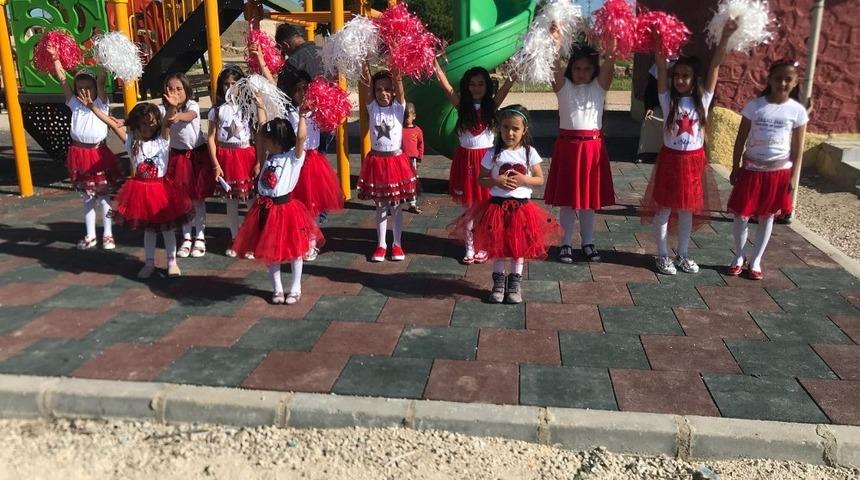 K&ouml;y okulunda 23 Nisan coşkusu