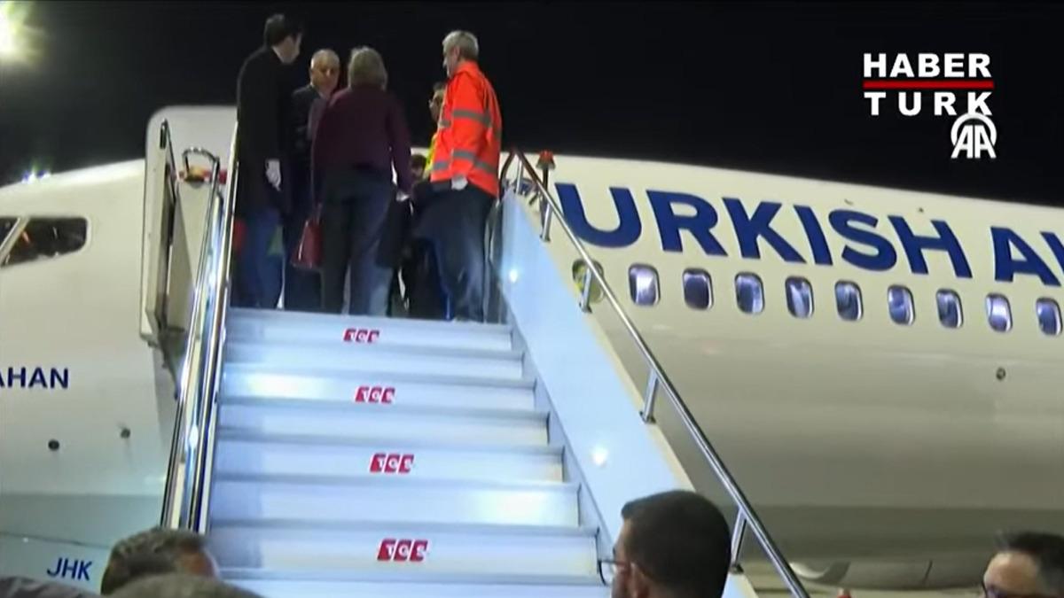 Alıkonulan 18 T&uuml;rk İstanbul da! 14 &uuml;lkeden 59 Sumud aktivisti T&uuml;rkiye ye geldi 4