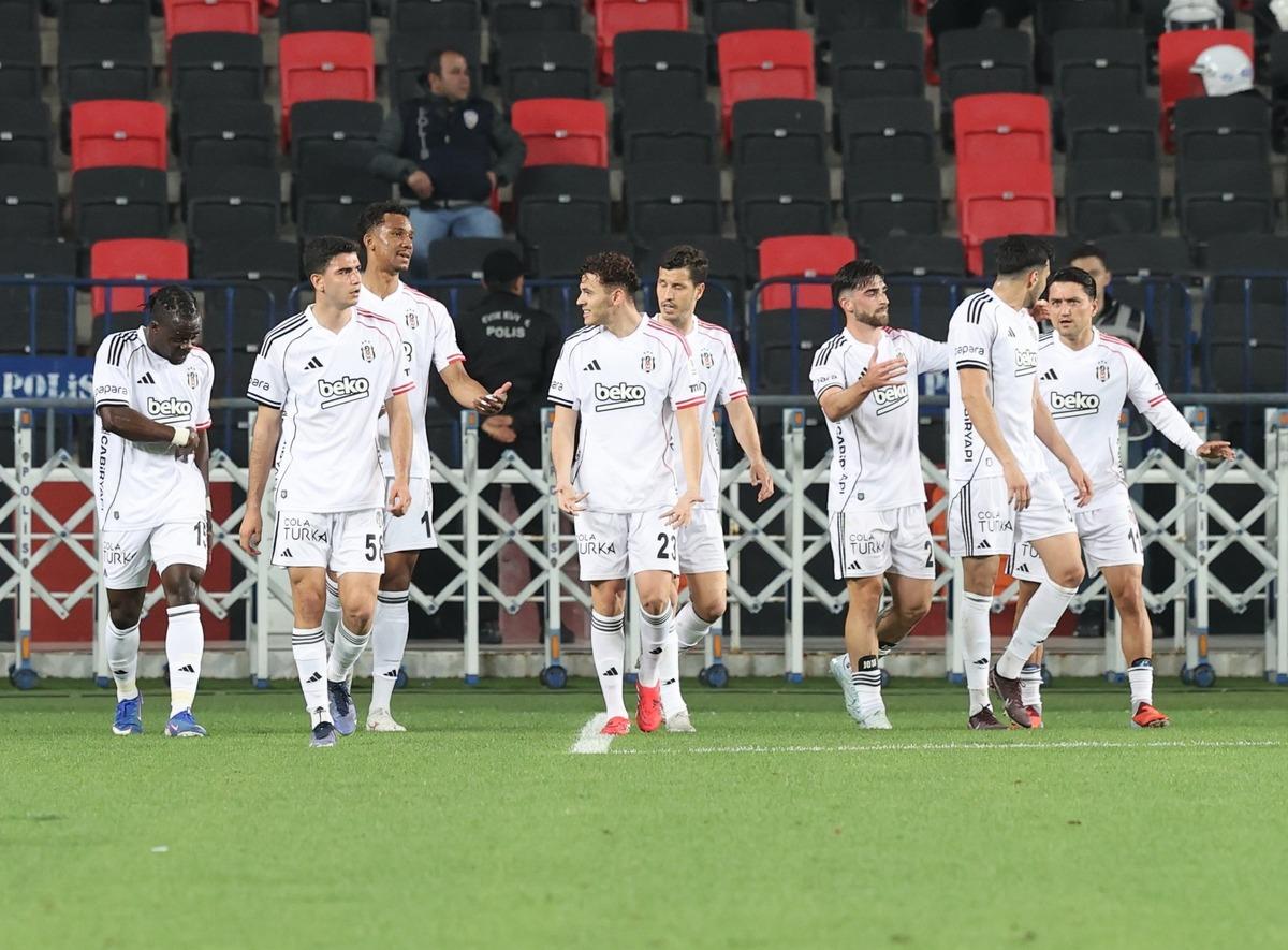 Gaziantep te Kartal rüzgarı! Beşiktaş 3 puanı 2 golle aldı 3