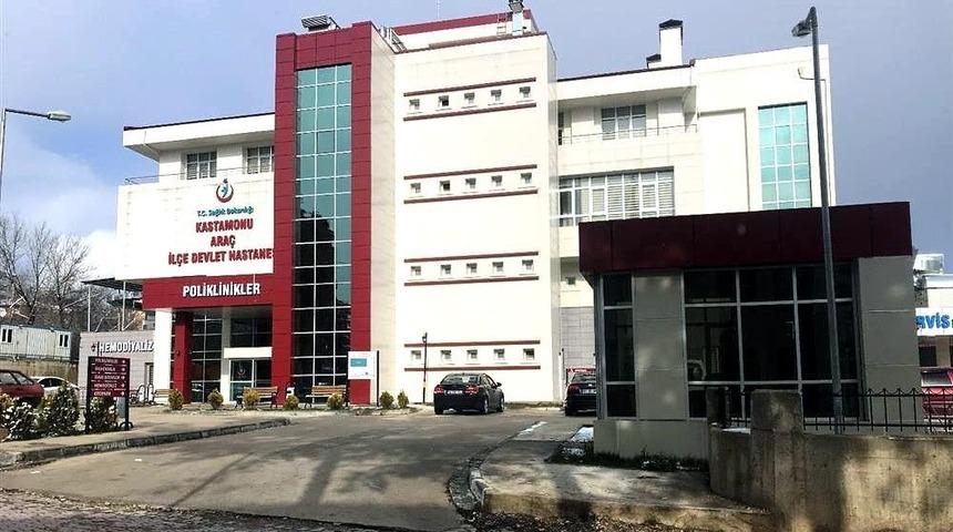 Kestiği ağacın altında kalan iş&ccedil;i hayatını kaybetti