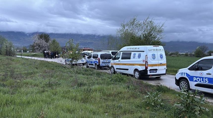 Bolu'da konuşmaya &ccedil;ağrılan gen&ccedil;lere silahlı saldırı: 1'i ağır 2 yaralı
