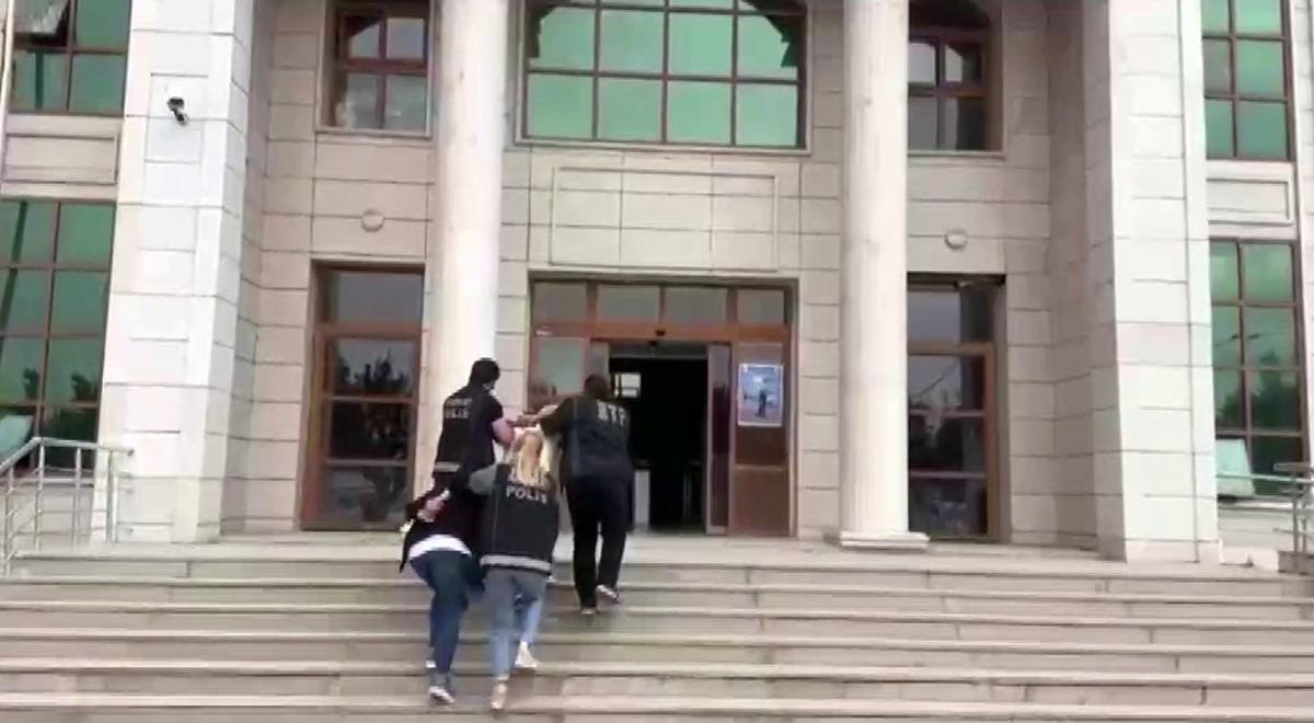 Burası ABD değil, Hatay...  Zombi  uyuşturucu genci bu hale &ccedil;evirdi! O anlar kamerada 3