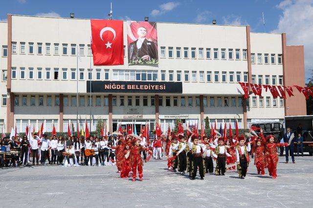 23 Nisan Niğde’de törenlerle kutlandı