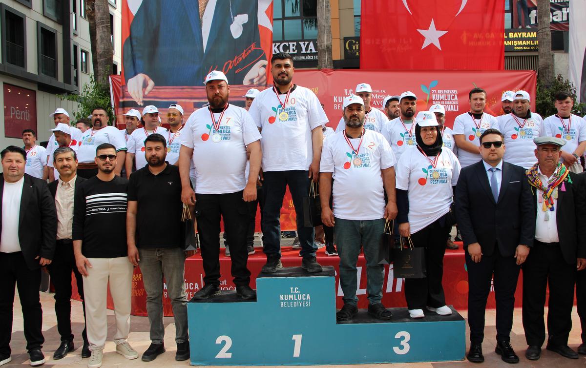  En fazla acı biberi kim yer?  yarışması: Dayanamayanlara bakın ne oldu 3