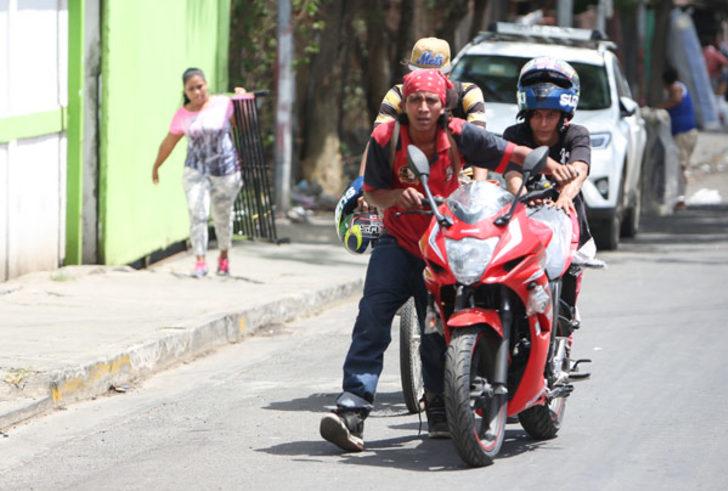 Ülke temellerin sarsılıyor, motosikletler bile çalındı  G5