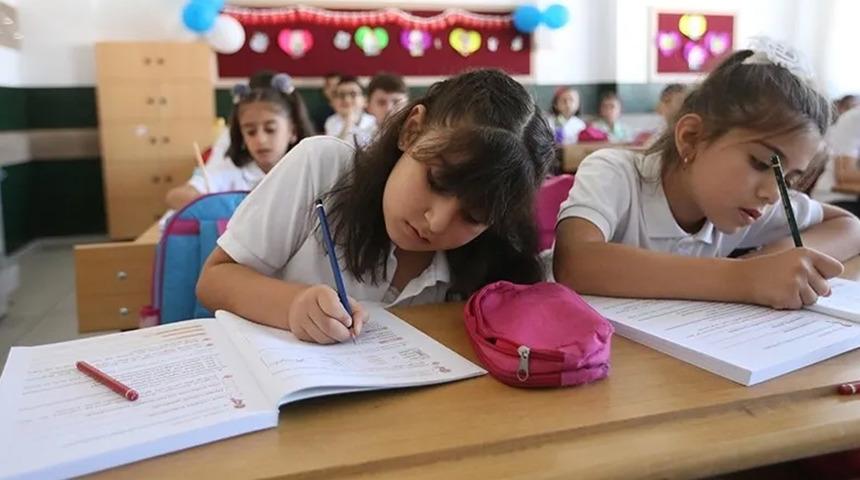 Ara tatil kaldırılıyor mu? Bakan Tekin'den a&ccedil;ıklama geldi