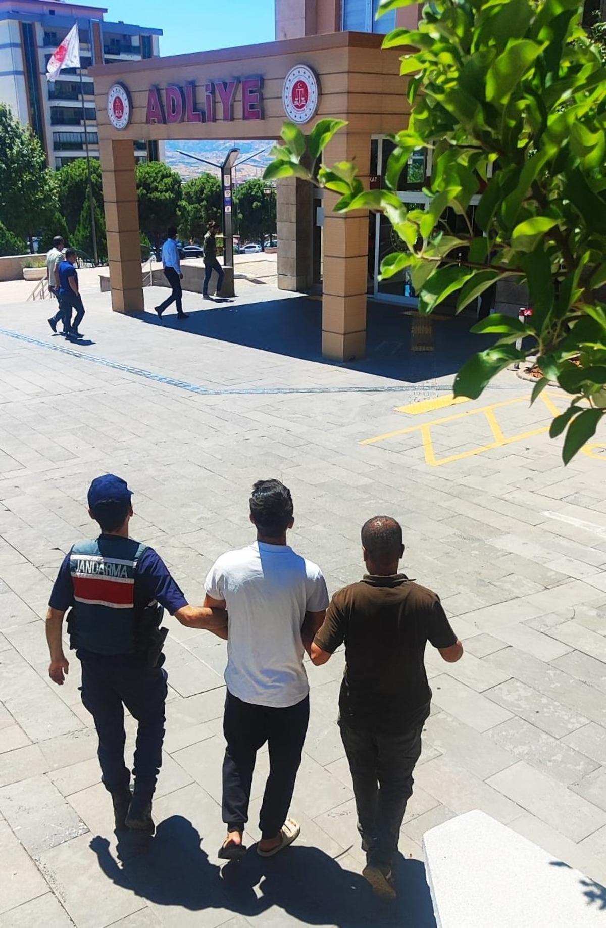 Şakalaşırken orman yangını çıkarmıştı! Dudak uçuklatan ceza: 43 milyon 752 bin lira... 1