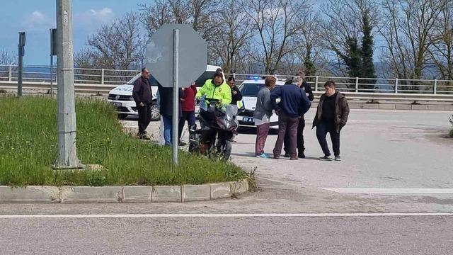 Sinop’ta motosiklet ile otomobil çarpıştı: 1 yaralı 1