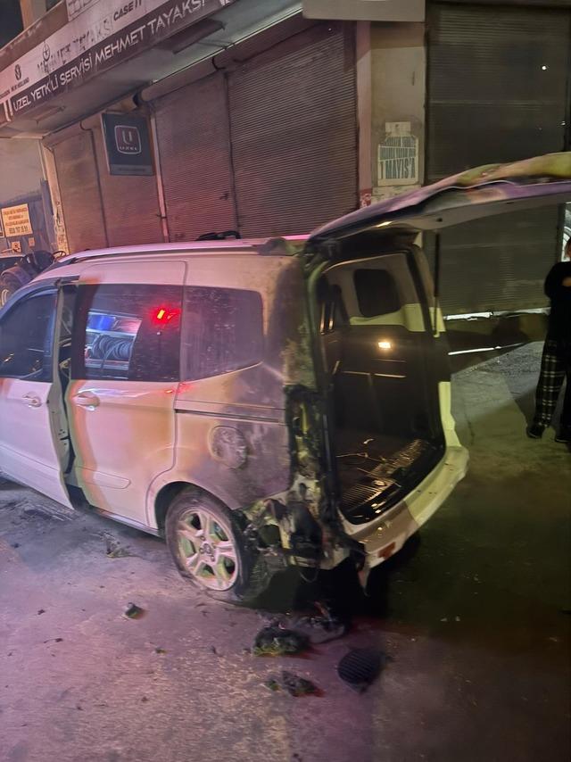 Otomobille &ccedil;arpışan motosikletin s&uuml;r&uuml;c&uuml;s&uuml; &ouml;ld&uuml; 2