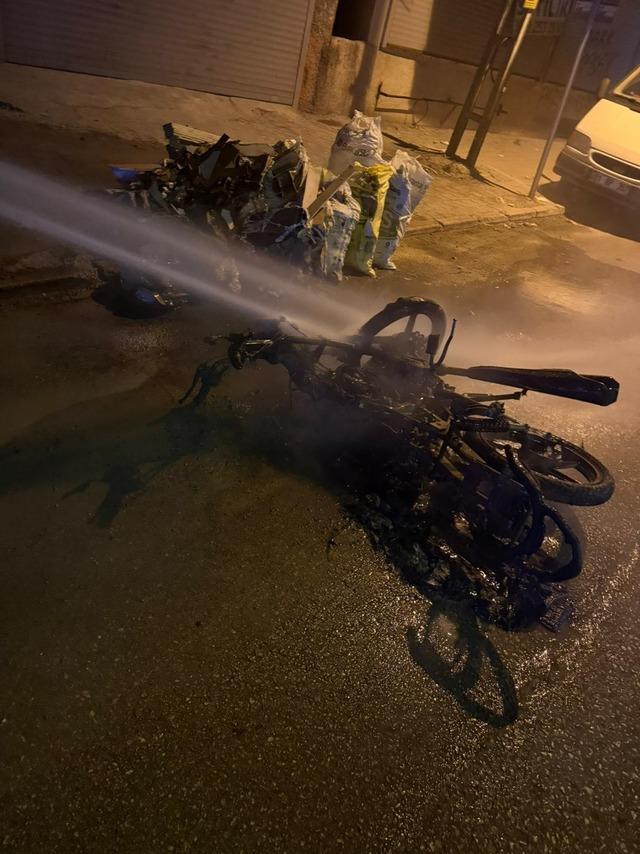 Otomobille &ccedil;arpışan motosikletin s&uuml;r&uuml;c&uuml;s&uuml; &ouml;ld&uuml; 1