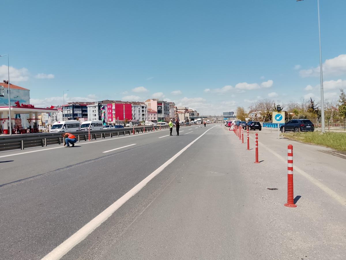 İstanbul da vida kabusu! Gelenin lastiği patladı, trafik kilitlendi 2