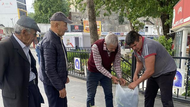Serasının kapılarını vatandaşa açtı bedava dağıttı!