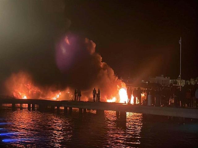 Bodrum da marinadaki yangında batan 7 motoryatın enkazı kaldırıldı 8