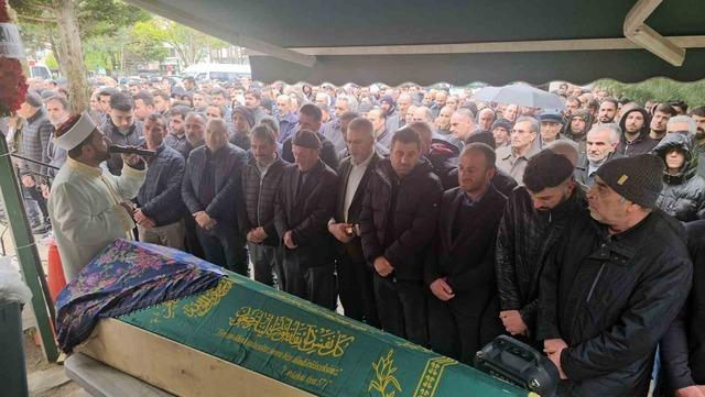 Otobüs kazasında hayatını kaybeden Elif, Tekirdağ’da defnedildi 1