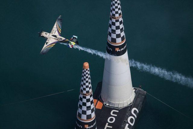 Red Bull Air Race’in Fransa etabını Hall kazandı