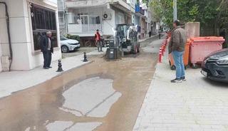 Altyapı &ccedil;alışmasında ana su hattı patladı