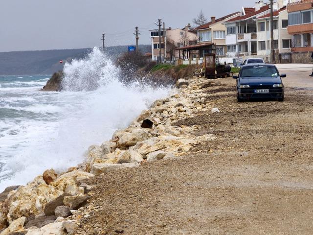 Meteorolojiden Marmara ve Batı Karadeniz i&ccedil;in fırtına uyarısı 2
