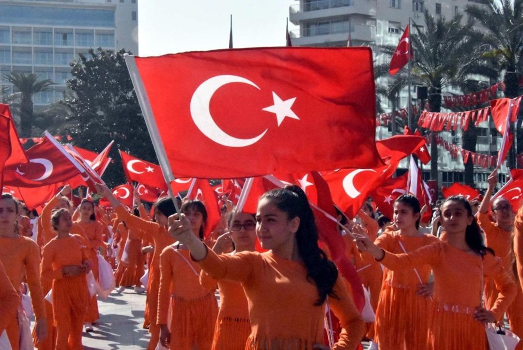 Yurt genelinden 23 Nisan manzaraları 