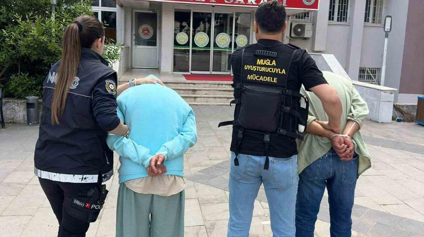 K&ouml;yceğiz&rsquo;de uyuşturucu ile yakalanan ş&uuml;pheliler tutuklandı