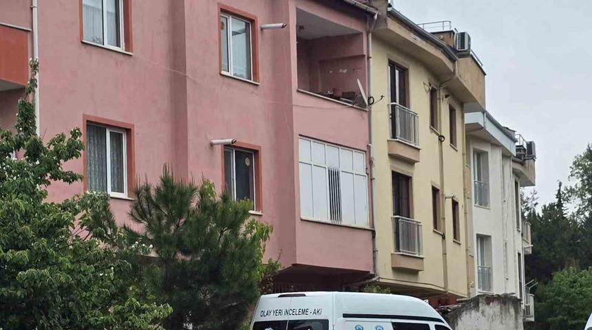 Haber alınamayan &ouml;ğretmen evinde &ouml;l&uuml; bulundu