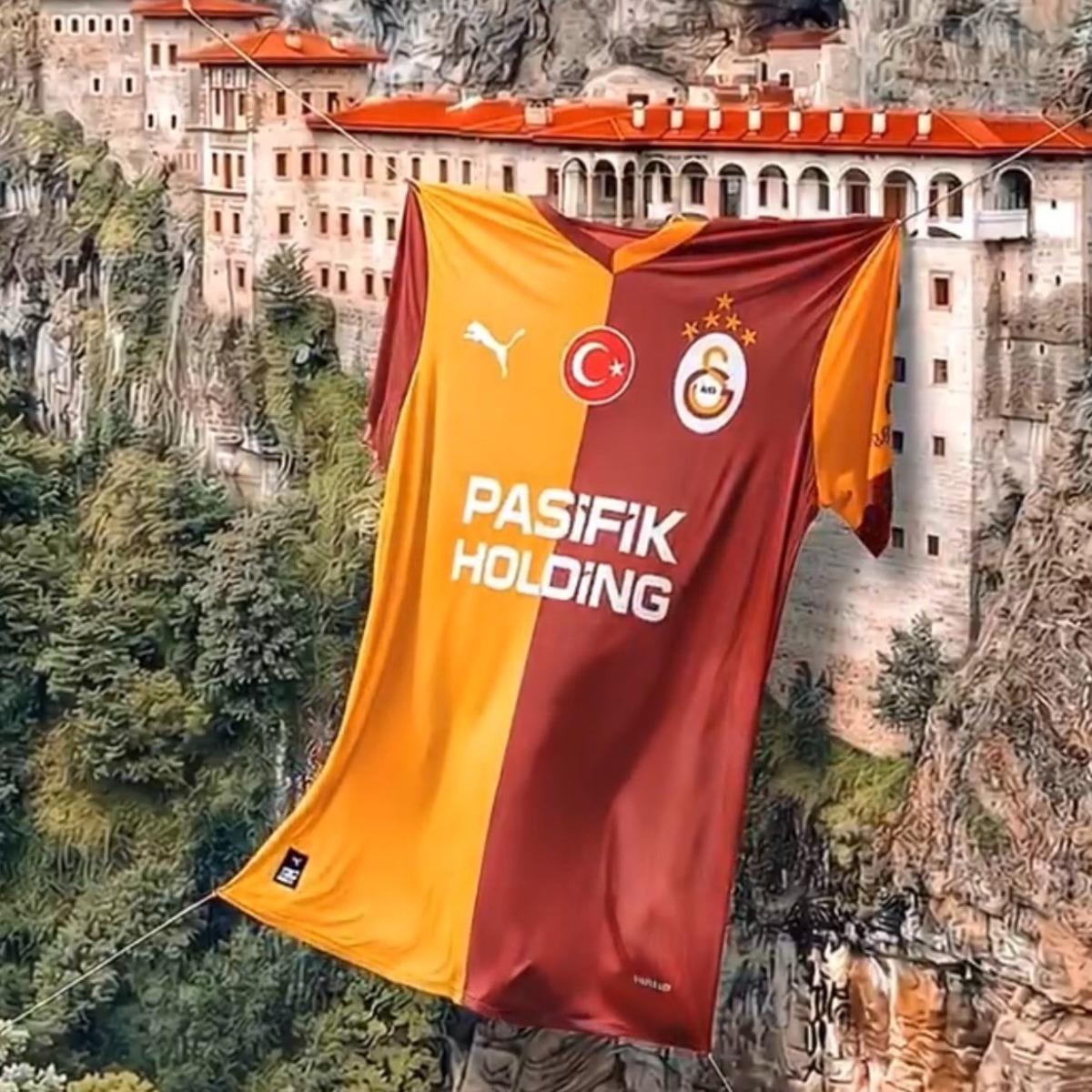 Şampiyonluk ma&ccedil;ı &ouml;ncesi olay yaratan  S&uuml;mela Manastırı  paylaşımı! Galatasaray apar topar sildi 1