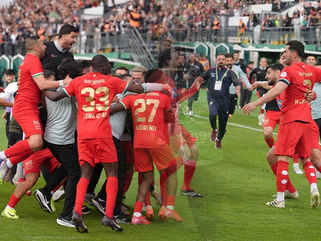 S&uuml;per Lig'e y&uuml;kselen ikinci takım da belli oldu! İşte yeni sezonda S&uuml;per Lig'in yeni ekipleri