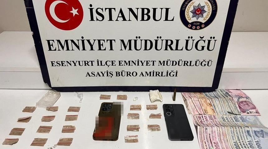 Esenyurt&rsquo;ta, boş binada uyuşturucu ticareti yapan şahıslar yakalandı