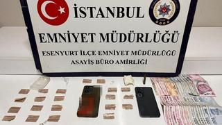Esenyurt’ta, boş binada uyuşturucu ticareti yapan şahıslar yakalandı
