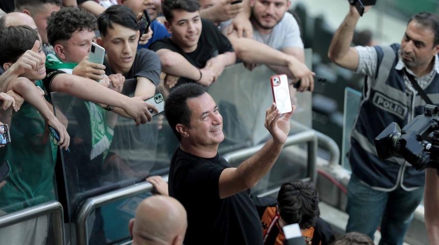 Acun Ilıcalı'nın y&uuml;z&uuml; Hull City ve Maribor'dan yana g&uuml;l&uuml;yor!