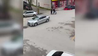 Yer: Bolu!  Sokak ortasında 2 kişi tarafında d&ouml;v&uuml;ld&uuml;