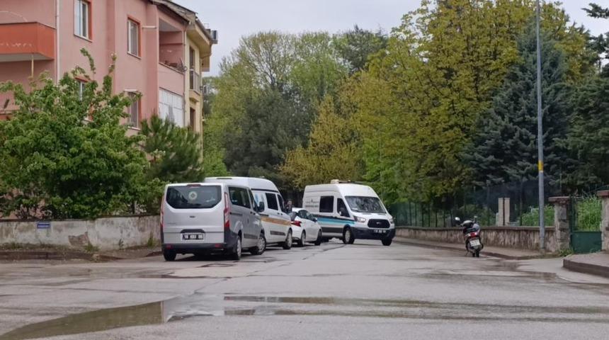 Haber alınamayan &ouml;ğretmen evinde &ouml;l&uuml; bulundu