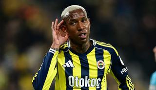 Anderson Talisca'dan Fenerbah&ccedil;e taraftarına olay g&ouml;nderme: "Sizi duyamıyorum"